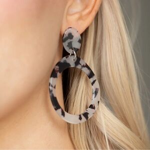 Acrylic Earrings. NWT